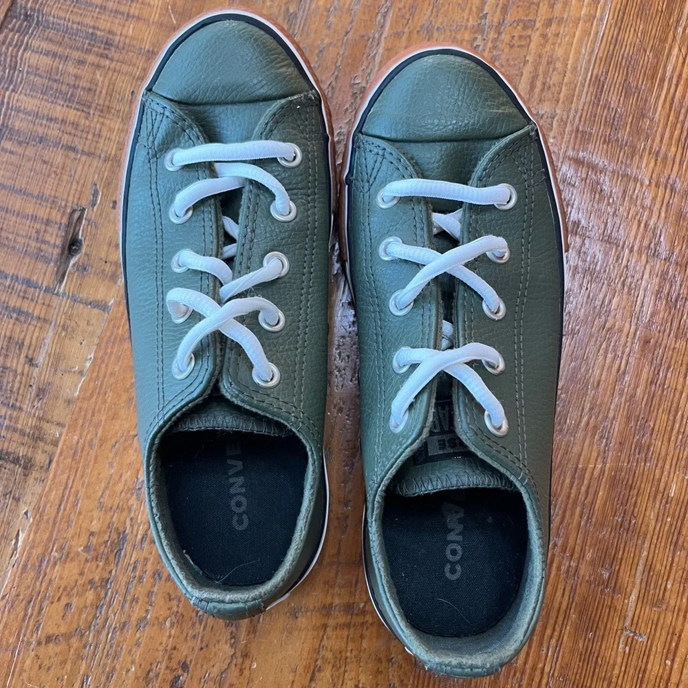 Converse Chuck Taylor All Star Leather OX Sneakers Size 2